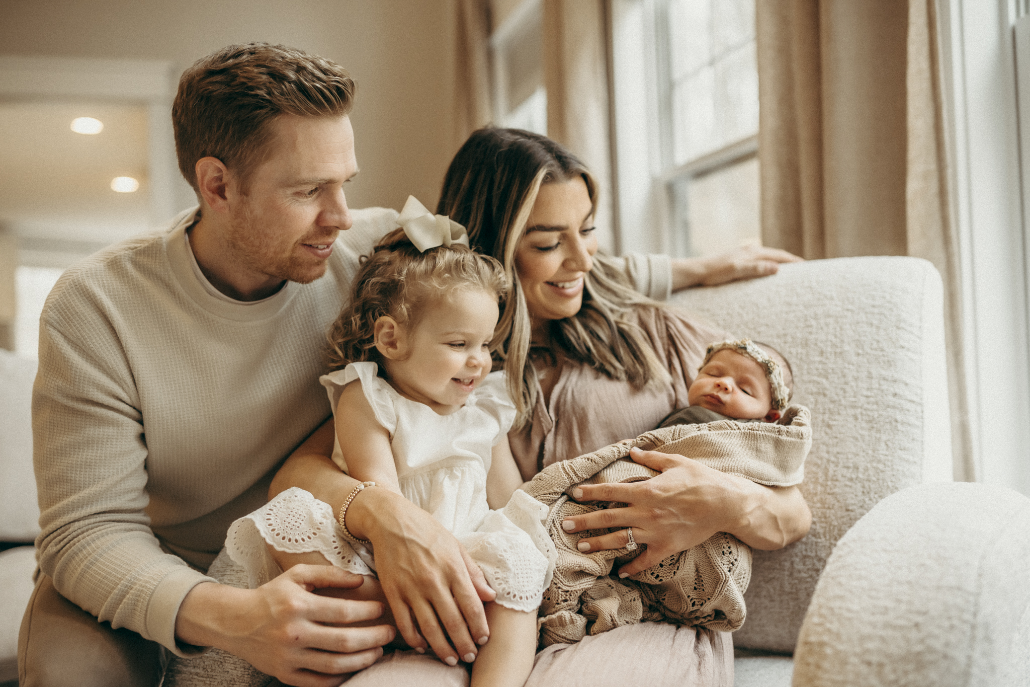 family newborn photoshoot in home in Pennsylvania