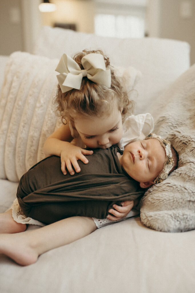 sister photo from newborn shoot