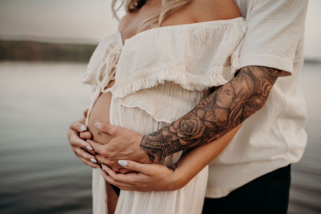 close up boho style maternity photos