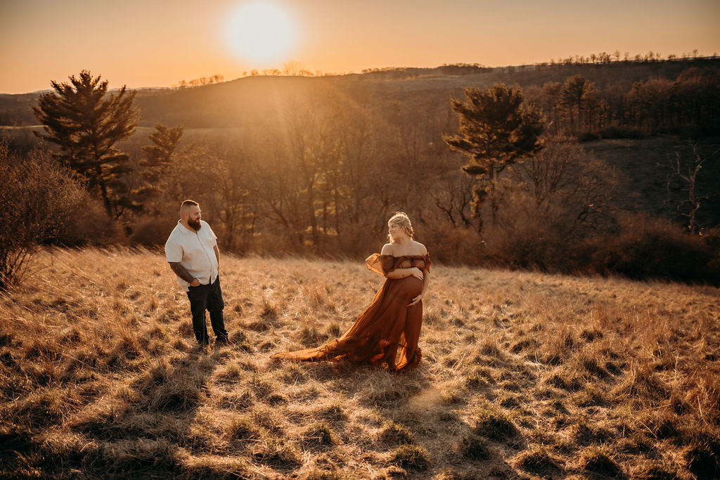 Discover why bundling maternity and newborn photography sessions is the best way to capture your growing family. Save time, money, and create memories that last a lifetime.