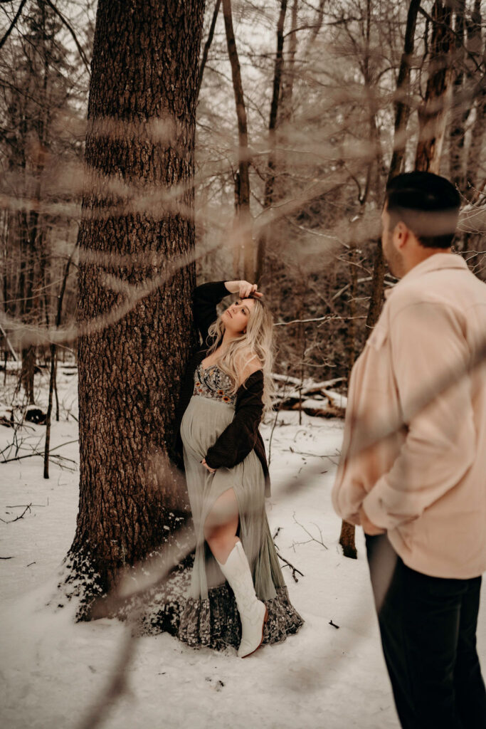 january maternity session in snow