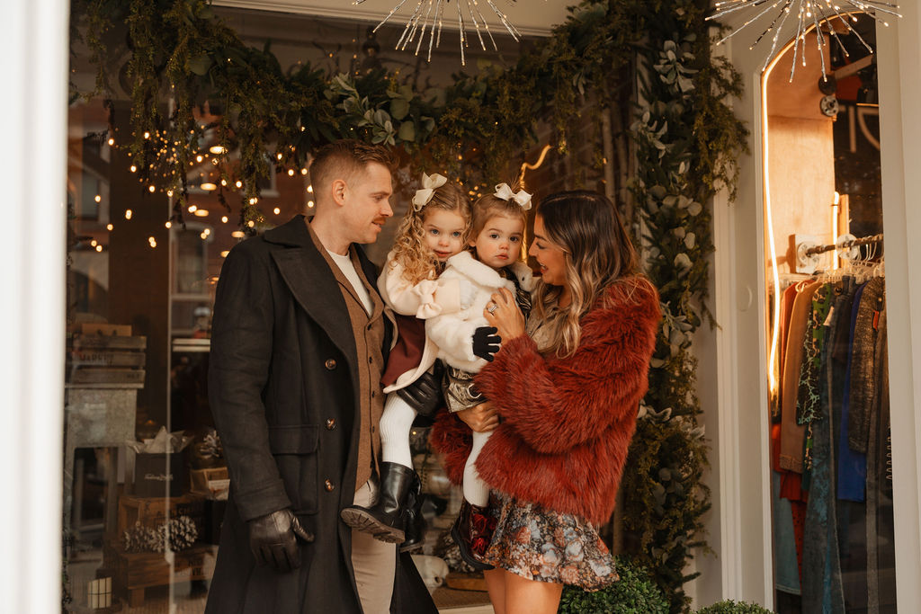 photo cuddling in downtown bethelehem in christmas