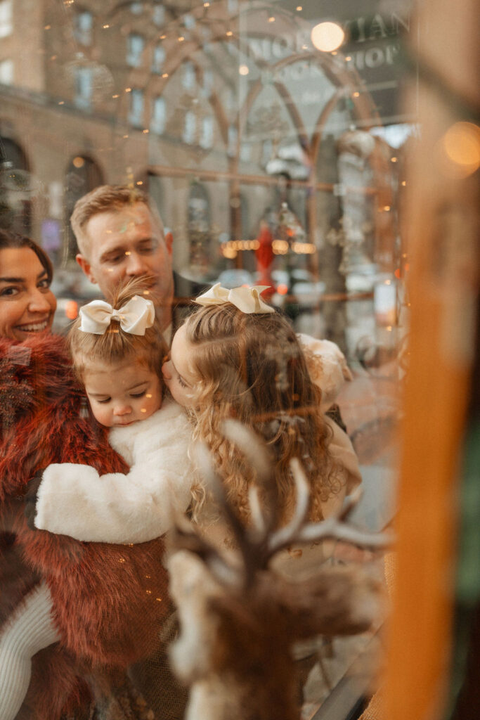 photo cuddling in downtown bethelehem in christmas