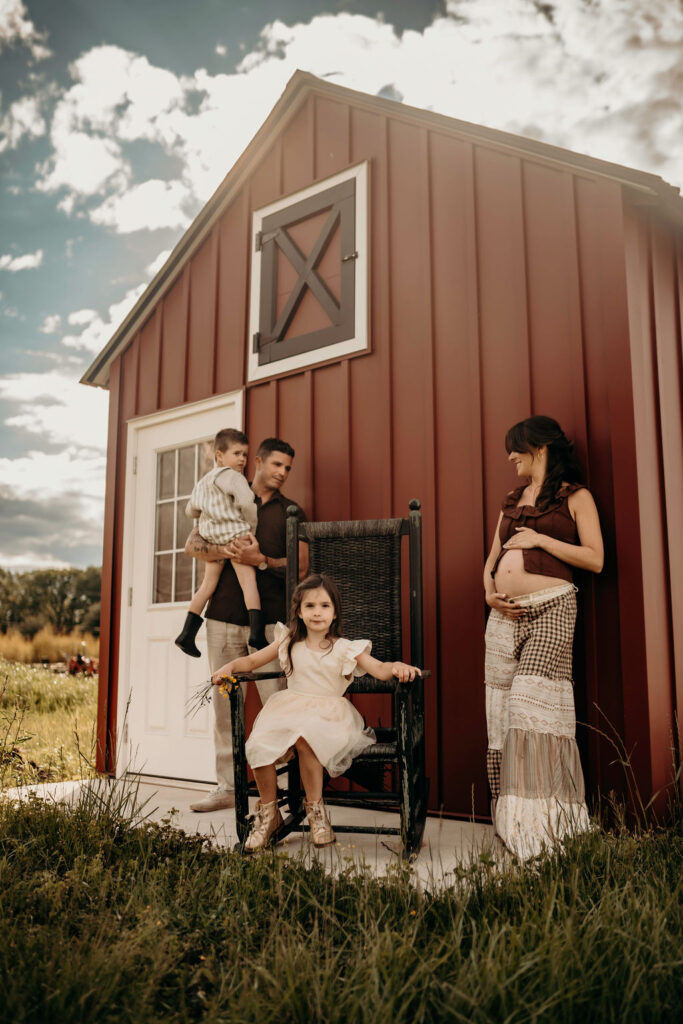 family maternity photo session at the farm 